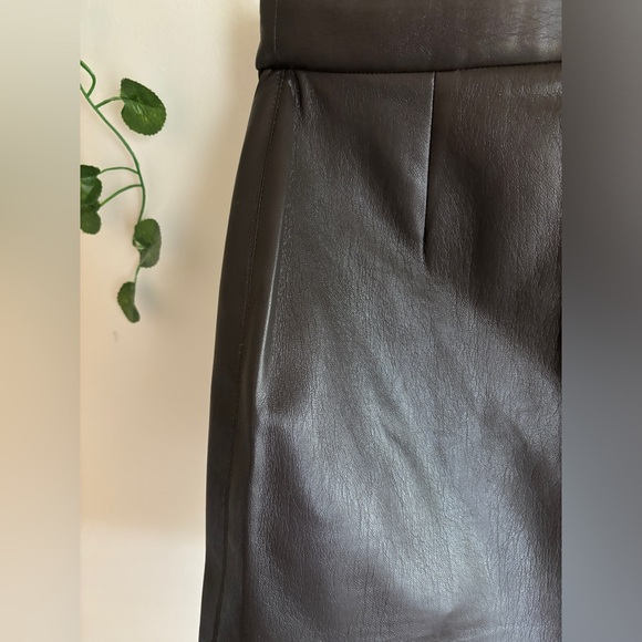 Aritzia Patio mini skirt BROWN - Picture 6 of 6